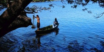 el-salvador-boats-and-fishermen